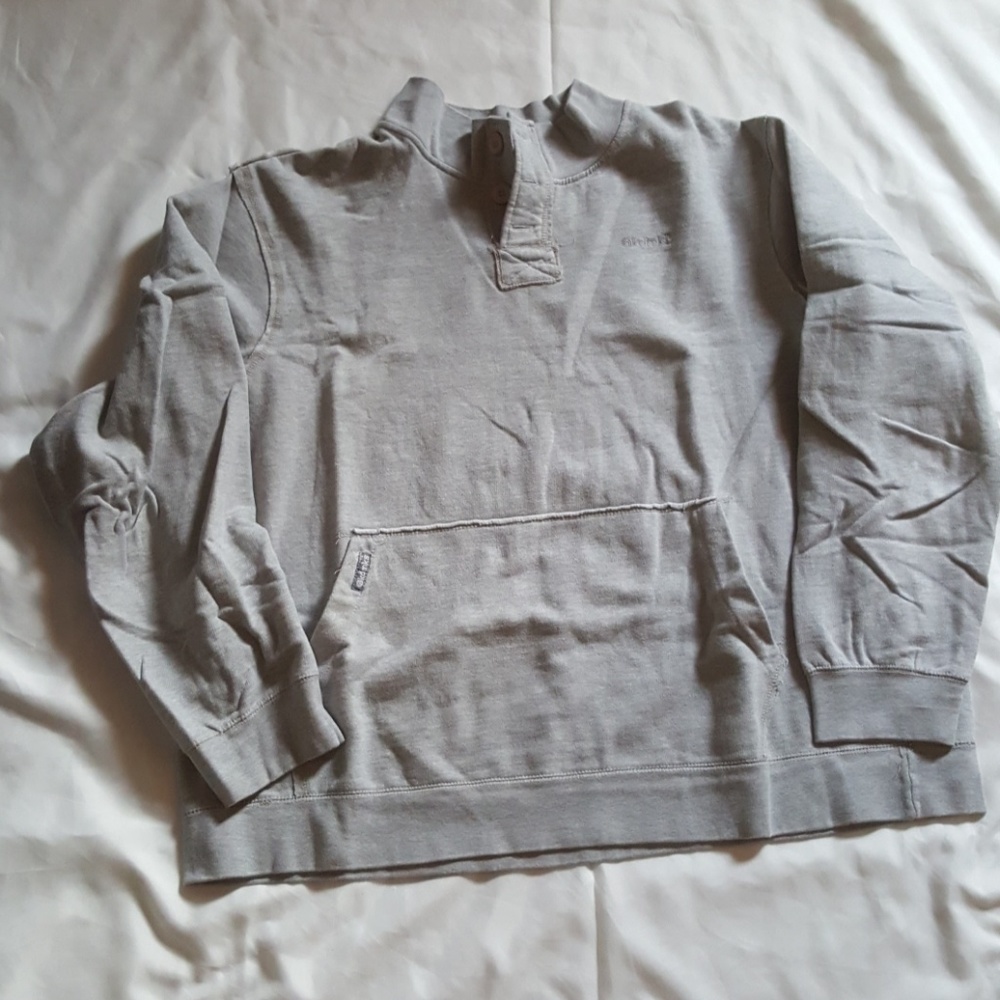 Akademiks collared sweat shirt